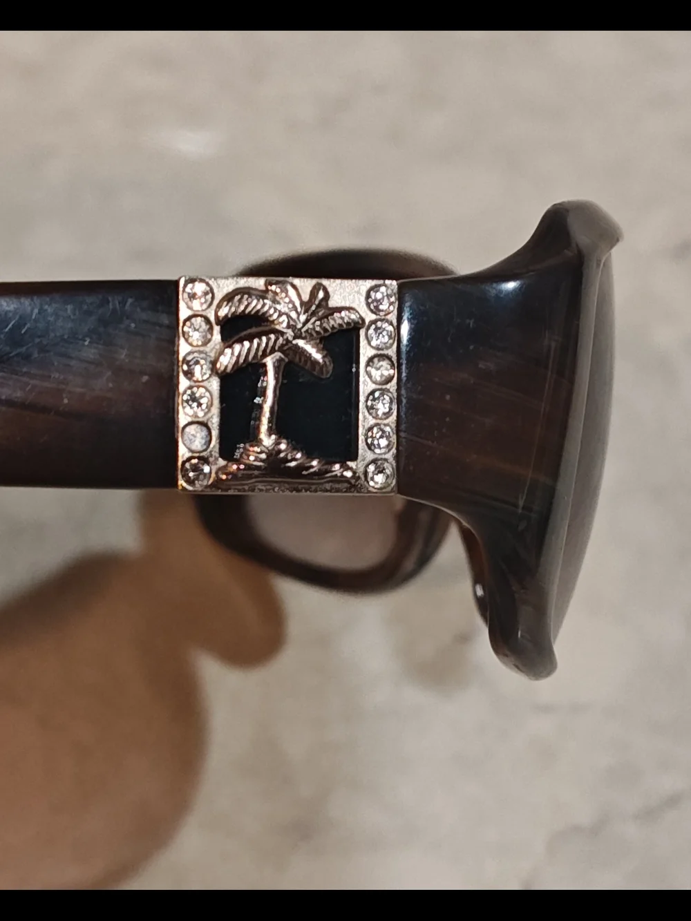 Tommy Bahama Women’s Sunglasses-Havana Horn